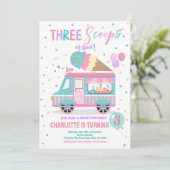 アイスクリームトラック 3つの楽しいスコップ 3歳の誕生日 招待状 (スタンド正面)