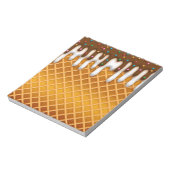 アイスクリームドリップワッフルコーンチョコレートとバニラ ノートパッド (回転)