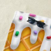 アイスクリームドリップワッフルコーン ビーチタオル (インサイチュ)