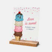 アイスクリームラブは甘いトリートブライダルシャワー アクリルサイン (傾斜)