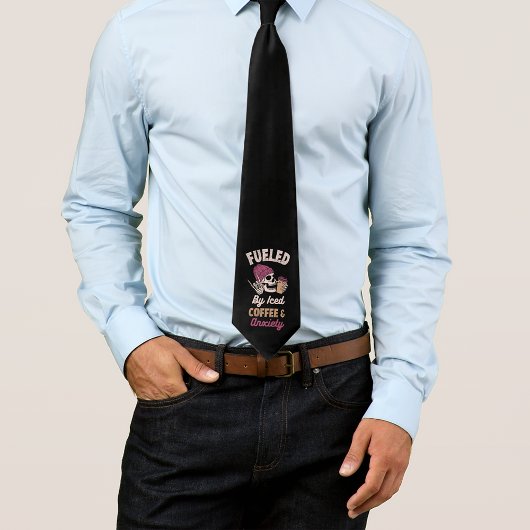 アイスコーヒーと不安で煽られる ネクタイ