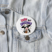 アイスコーヒーを持ったキュートだけど不安定な牛 缶バッジ (インサイチュ)