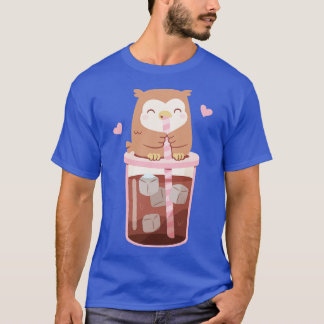 アイスコーヒーを楽しめるかわいい小さなフクロウ Tシャツ