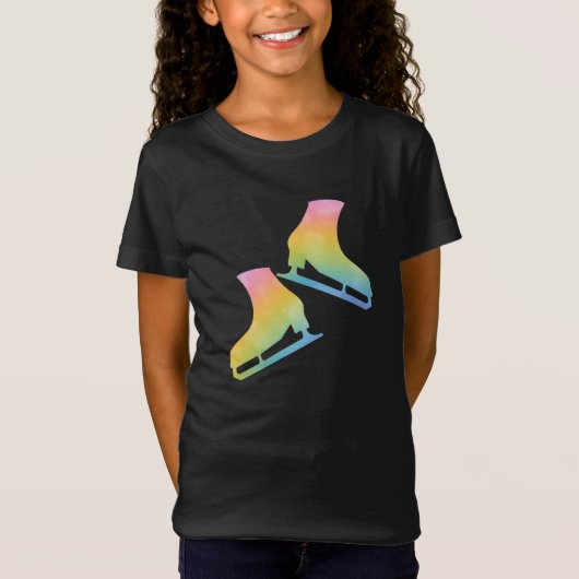アイススケートで滑るのTシャツ姿がレインボーピンクをスケートする Tシャツ (正面)