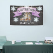 アイススケートで滑るガール誕生日 パーソナライズされた 横断幕 (トレードショー)