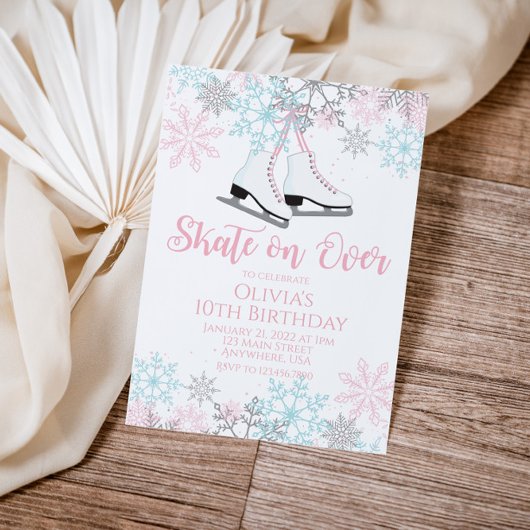 アイススケートで滑るピンクブルーシルバースノーフレーク誕生日 招待状