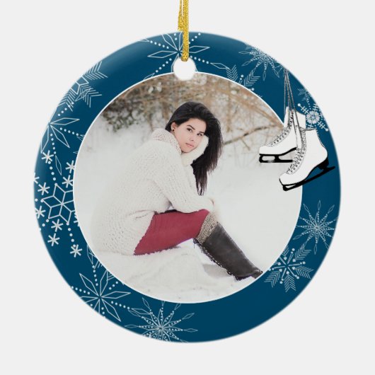 アイススケートと雪片と写真 セラミックオーナメント (裏面)