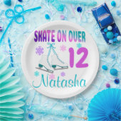 アイススケートオンオーバー誕生日ガールスケート ペーパープレート (パーティー)