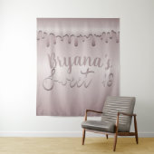 アイスピンクのブラッシュ ローズゴールド ピンク ドリップ スウィート16 シックスティーン タペストリー (インサイチュ)