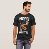 アイスフィッシングの面白い名言 Tシャツ (正面フル)