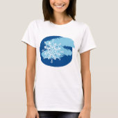 アイスブルーの雪の結晶の抽象的な冬の円形デザイン Tシャツ (正面)
