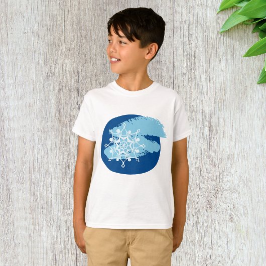 アイスブルーの雪の結晶 抽象的な冬の円形デザイン Tシャツ