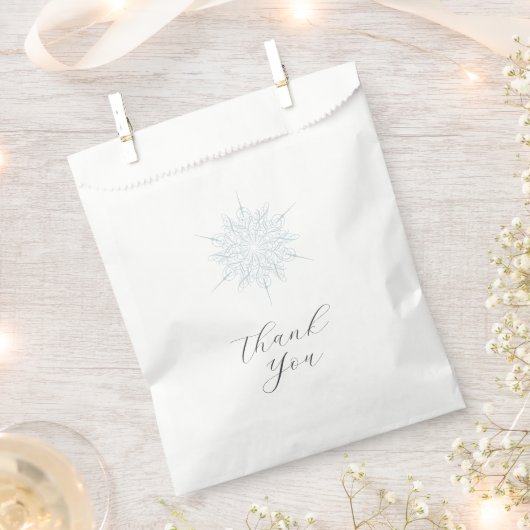 アイスブルースノーフレーク冬の結婚式の好意バッグ フェイバーバッグ (クリップ留めされた状態)