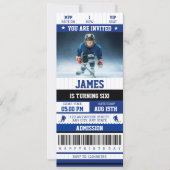 アイスホッキーをテーマにしたスポーツチケット誕生日パーティー 招待状 (正面)