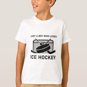 アイスホッケーが大好きな少年 Tシャツ