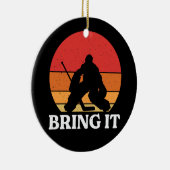 アイスホッケーのゴアリーが持って来る セラミックオーナメント (右)