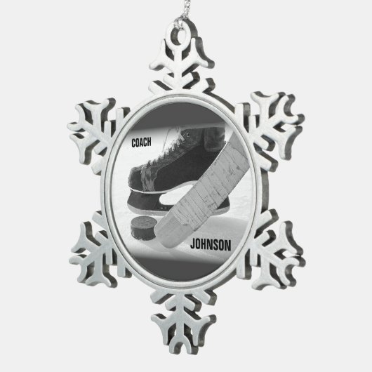 アイスホッケーコーチ スノーフレークピューターオーナメント (右)