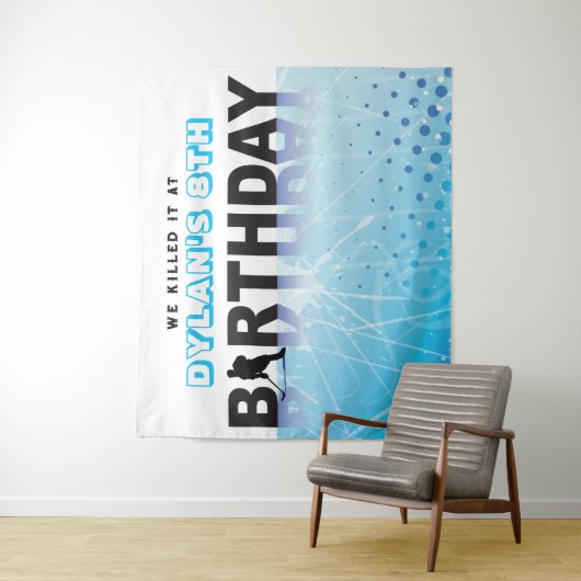 アイスホッケースケートで滑る誕生日パーティフォトオペメモリ タペストリー (インサイチュ)