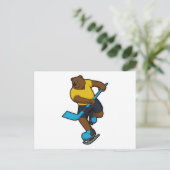 アイスホッケースティックとアイスホッケーでベア ポストカード (スタンド正面)