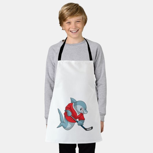 アイスホッケースティックとアイスホッケーのサメ エプロン (着用した状態)