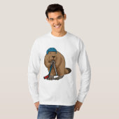 アイスホッケースティックとアイスホッケーのビーバー Tシャツ (正面フル)