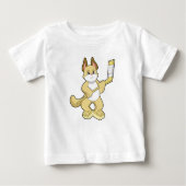 アイスホッケースティックとアイスホッケーの猫 ベビーTシャツ (正面)