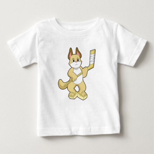 アイスホッケースティックとアイスホッケーの猫 ベビーTシャツ (正面)