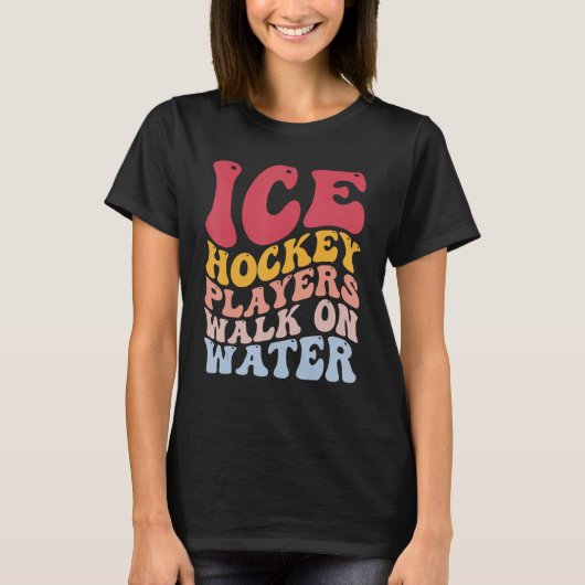 アイスホッケー選手が水中を歩おもしろいく Tシャツ (正面)