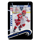 アイスホッケー選手が生き生きとしたブルーブラックでキープサケ マグネット (縦)