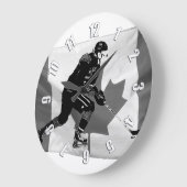 アイスホッケー選手とカナダ国旗のスティックスハンドリング ラージ壁時計 (傾斜)