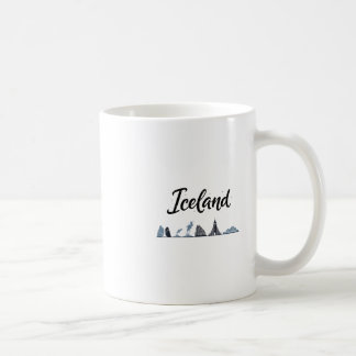 アイスランドのスカイライン旅行の休日の服装 コーヒーマグカップ
