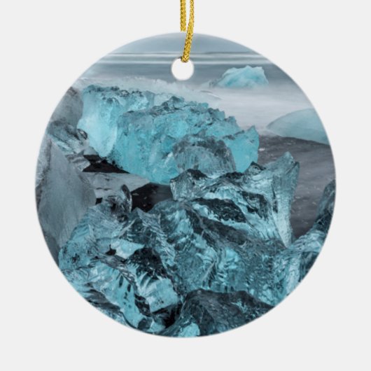 アイスランドのビーチ風景の青い氷 セラミックオーナメント (正面)