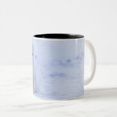 アイスランドのホッキョクギツネ ツートーンマグカップ (正面右)