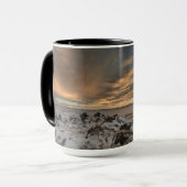 アイスランドのミバトン湖の夕日 マグカップ (正面左)