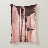 アイスランドのレイニスファラブラックサンドビーチに夕日 アクセントクッション (正面(垂直))