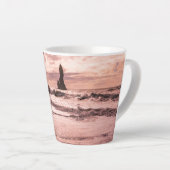 アイスランドのレイニスファラブラックサンドビーチに夕日 カフェラテマグ (右アングル)