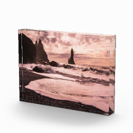 アイスランドのレイニスファラブラックサンドビーチに夕日 フォトブロック