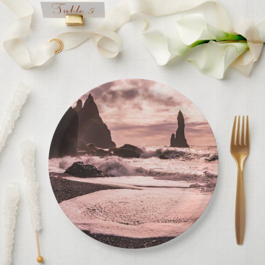 アイスランドのレイニスファラブラックサンドビーチに夕日 ペーパープレート (ウェディング)