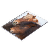 アイスランドの冬のアイスランド馬 ノートブック (左側)