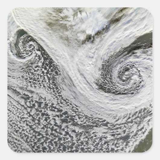 アイスランドの南に位置する2つのサイクロン スクエアシール (正面)