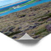 アイスランドの朝の海で農場がフィヨルドにある ポスター (角)