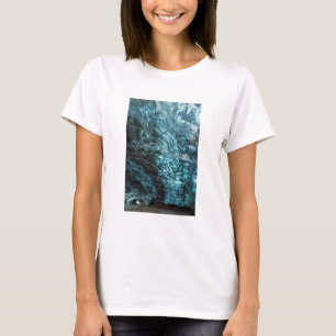 アイスランドの氷の洞窟の青い氷 Tシャツ