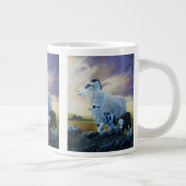 アイスランドの羊、羊と羊、日の出の空 ジャンボコーヒーマグカップ (右)