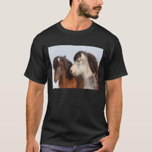 アイスランドの馬のプロフィール、氷の島 Tシャツ