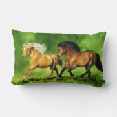 アイスランドウマのドリームチーム ランバークッション (裏面)