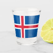 アイスランド国旗を掲げた愛国的なショットグラス ショットグラス (正面)