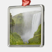 アイスランド。スコガルフォスの滝が滝を飛び越える メタルオーナメント (左)