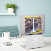 アイスランド，ハイフォスの滝 シール (デスク上のノートパソコン)