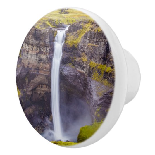 アイスランド，ハイフォスの滝 セラミックノブ (右)