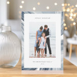 アイス縁どアゲート |ハヌカー写真 シーズンカード<br><div class="desc">ハヌカーの挨拶を友人や家族に私たちの写真カードで送エレガントる。縦型またはポートレート向独身のきの写真に対応するように設計されたカードは、ムーディライトブルーで水の色のジオードアゲ縁どートスライスを備えている。あなたのカスタムハヌカーの挨拶と家族の名前でパーソナライズ。</div>